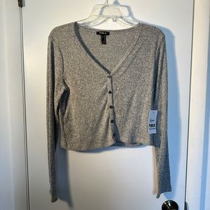 Brand new grey button up top, soft